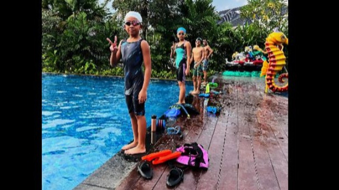 4 perenang muda berbakat dari WDS Aquatic Swimming Club.