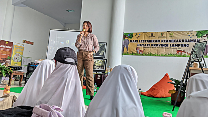 Davina Veronica, Honorary Advisor FLIGHT: Protecting Indonesia's Birds