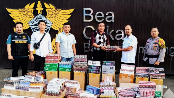 Polresta Bandar Lampung membongkar jaringan peredaran rokok ilegal.