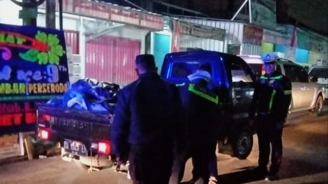 Polres Lampung Barat melakukan patroli malam.