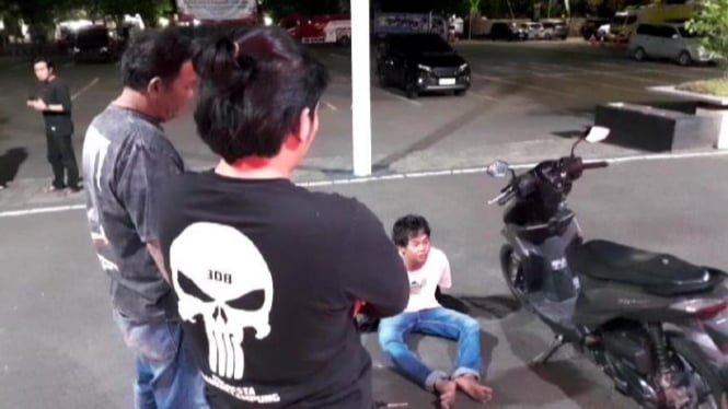 Penjual motor curian di media sosial ditangkap polisi.