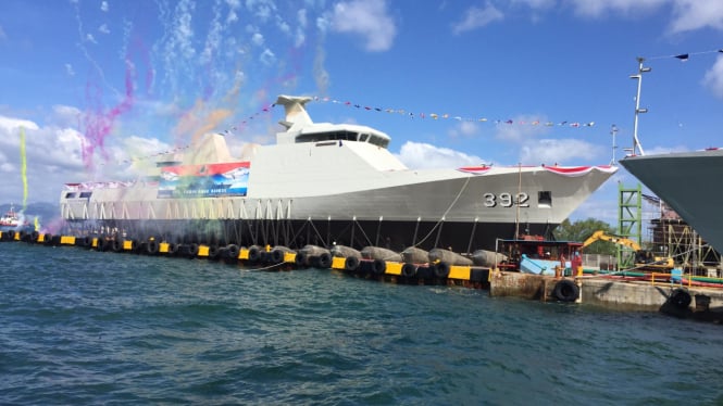 Shipnaming dan launching kapal di Lampung