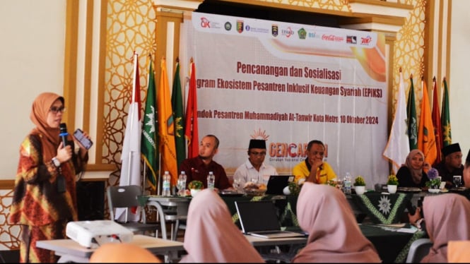 OJK Lampung sosialisasi program EPIKS di Ponpes At-Tanwir, Metro.