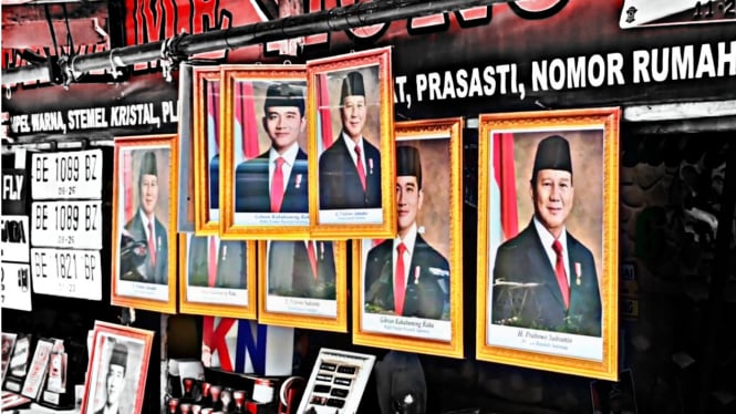 Bingkai foto Presiden-wakil presiden di Bandar Lampung