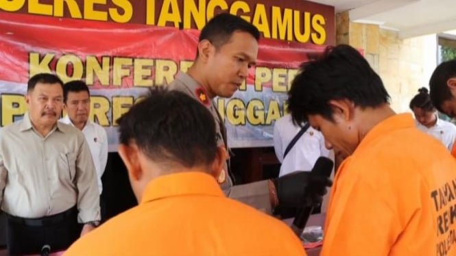 Polres Tanggamus menangkap 2 pengedar sabu.