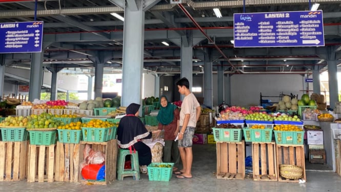 Suasana Pasar Pasir Gintung