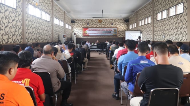 Rapat koordinasi persiapan Nataru 2024-2025 di Lampung Selatan.