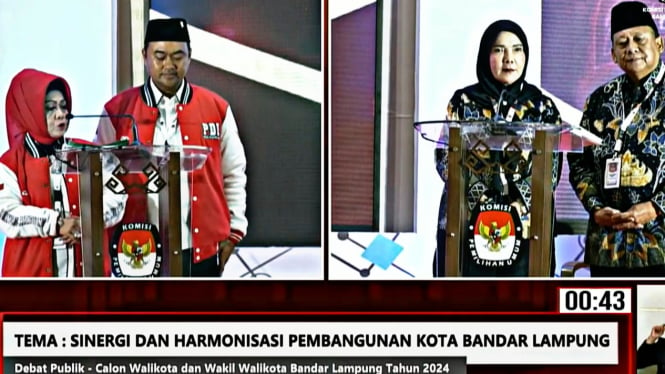 Kedua pasangan calon saat berdebat