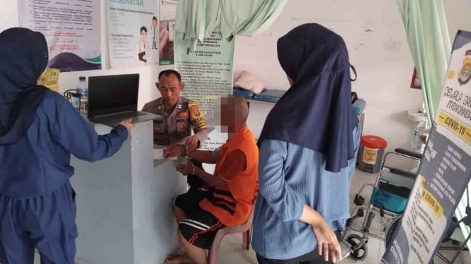 Polisi tangkap kakek cabuli cucunya hingga hamil.