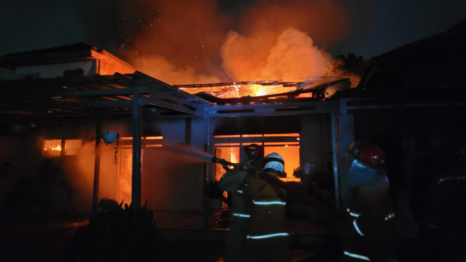 Kebakaran Hanguskan Rumah di Labuhan Ratu, Bandar Lampung.