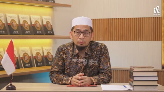 Ustaz Adi Hidayat.