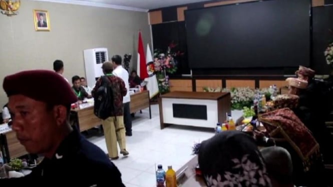 server down saat rapat pleno rekapitulasi suara KPU Lampung Utara.