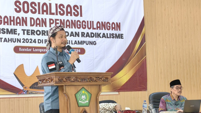 Ken Setiawan beri materi Ekstremisme di MAN 2 Bandar Lampung.