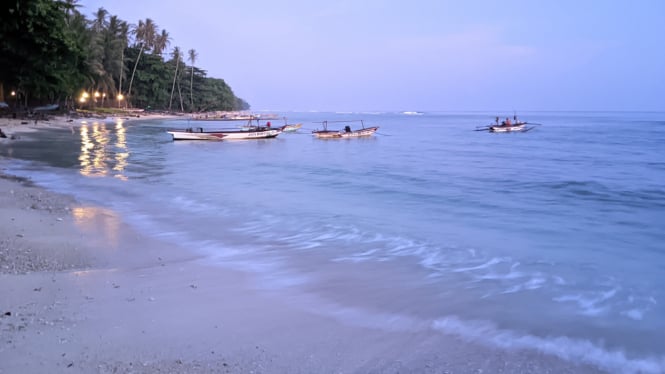 Aktivitas nelayan di Pesisir Barat Lampung