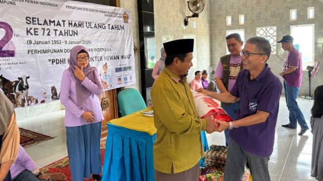 Bakti sosial memperingati HUT PDHI dan Hari Ibu di Lampung