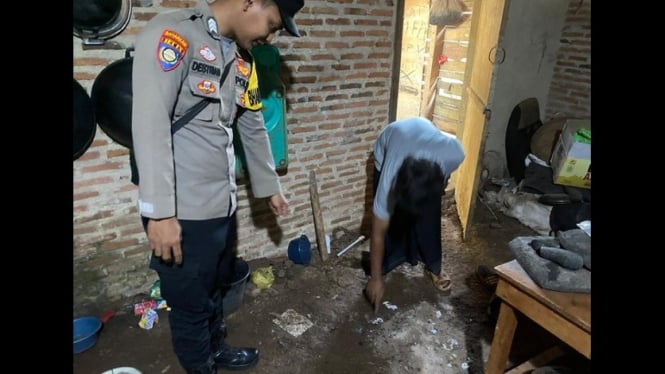 Polisi datangi lokasi ibu bunuh anak di Lampung Timur.