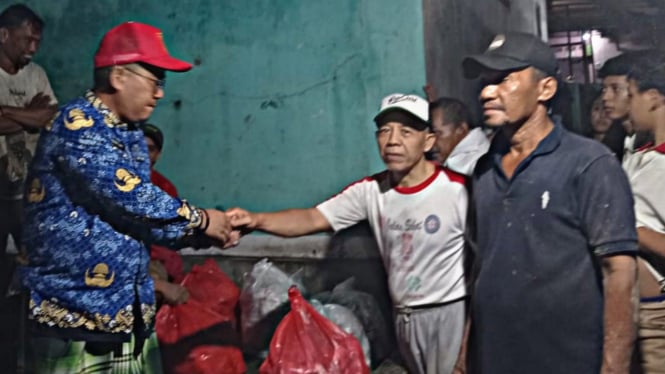 Penyerahan bantuan dari Pemkot Bandar Lampung