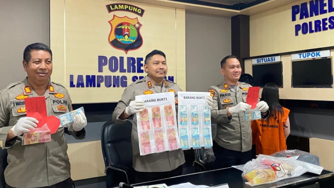 Polres Lampung Selatan mengungkap kasus uang palsu.