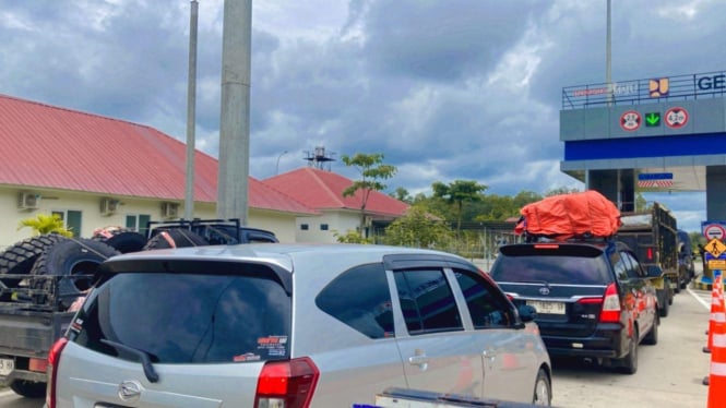 Suasana di Gerbang Tol