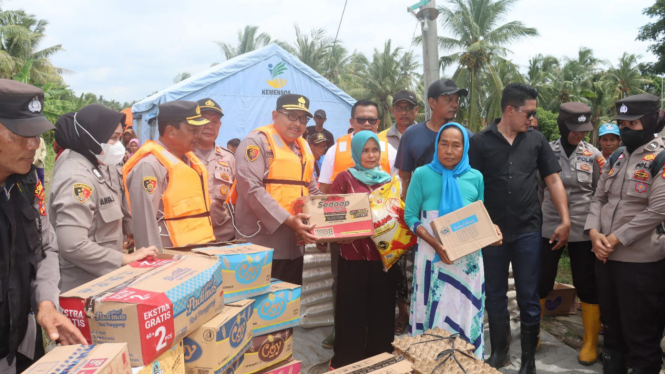 Penyaluran bantuan yang dilaksanakan Polres Lampung Selatan