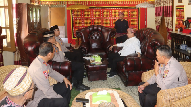 Kapolres Lampung Selatan bersilaturahmi dengan tokoh adat