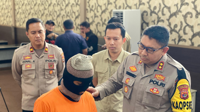 Polres Lampung Selatan tangkap suami bunuh istri di kontrakan.