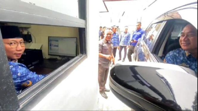 Pemprov Lampung luncurkan Samsat Drive Thru.