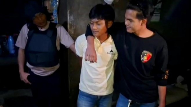 Polisi menangkap pemuda cabuli pacarnya di bawah umur.