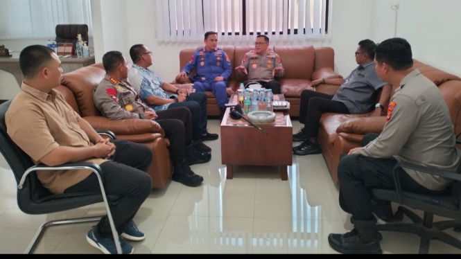 Kapolda Lampung kunjungi KPU Pesawaran.