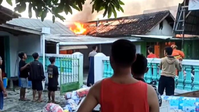 Kebakaran ruko dan gudang di Kecamatan Tanjung Senang.