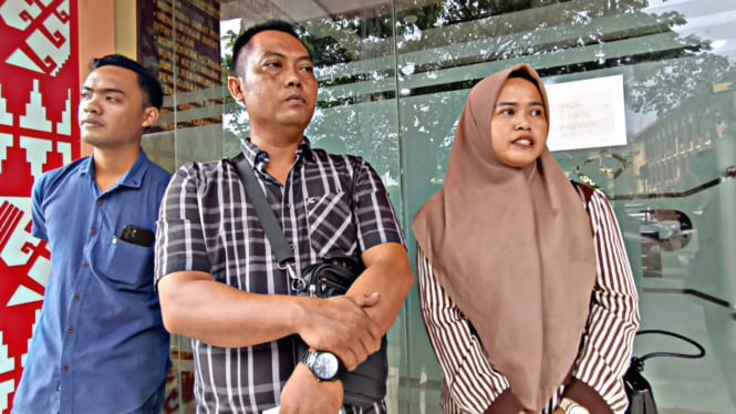 Keluarga korban saat datangi Polda Lampung