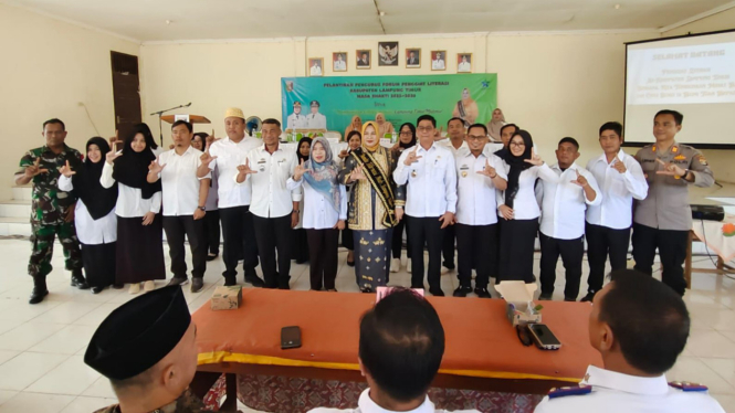 Sesi foto bersama