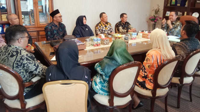 Forum Martabat Guru Indonesia (FMGI) bertemu Kadisdikbud Lampung.