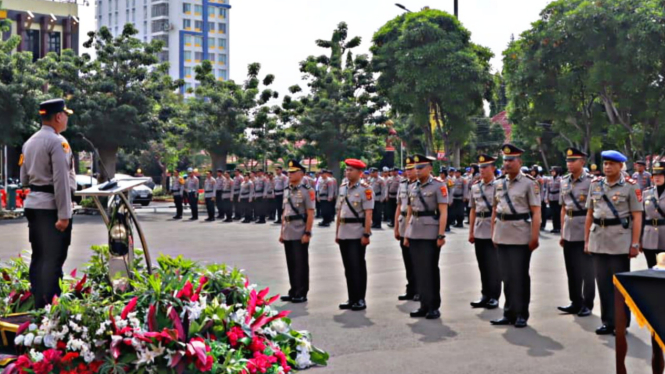 Upacara serah terima jabatan
