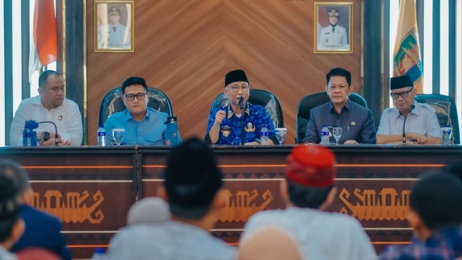 Gubernur Lampung dan Stakeholder membahas harga singkong.