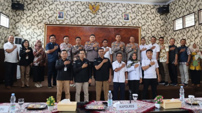 KPU - Bawaslu audiensi bersama Kapolres Lampung Selatan.