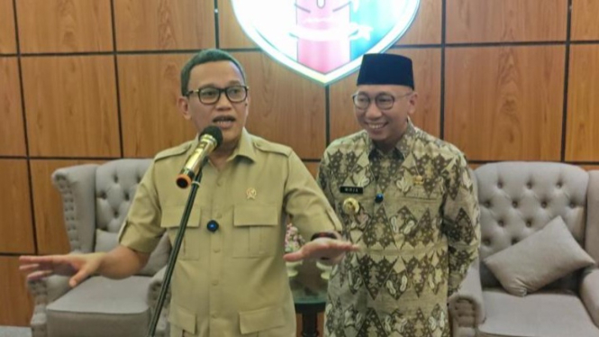 Menteri P2MI, Abdul Kadir dalam kunjungannya ke Lampung.