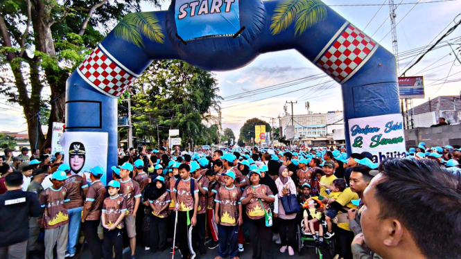 Suasana di start Jalan Sehat Disabilitas