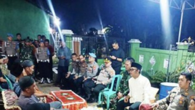 Forkopimda Lampung Tengah mengunjungi rumah duka.