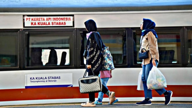 Suasana di stasiun tanjungkarang