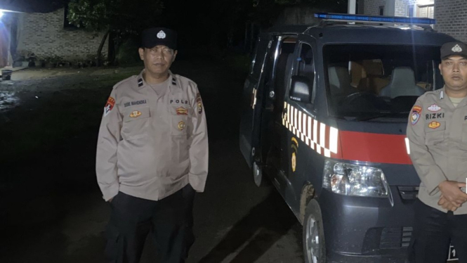 Patroli malam hari Polsek Kedondong.