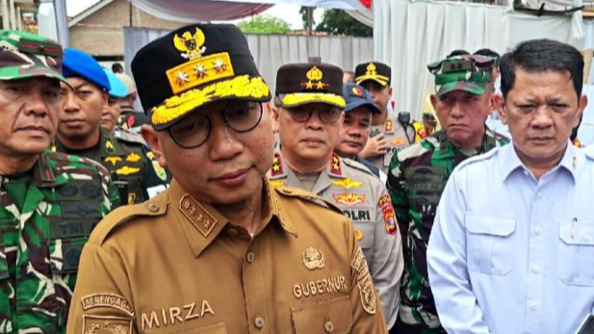 Gubernur Lampung, Rahmat Mirzani Djausal usai pantau PSU.