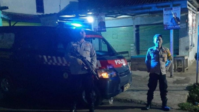 Polsek Kedondong melaksanakan patroli rutin.