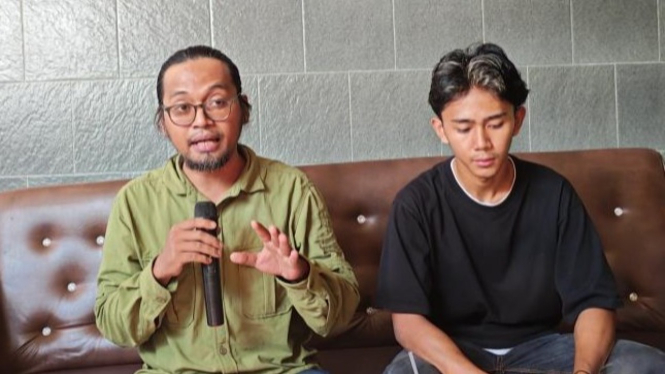 Ketua Mahepel Unila (baju hitam) bersama Kuasa hukumnya.