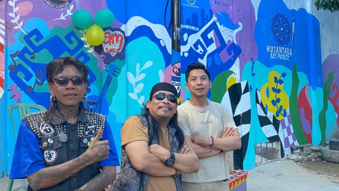 Seni Mural di Kampung Bahari Panjang, Bandar Lampung.