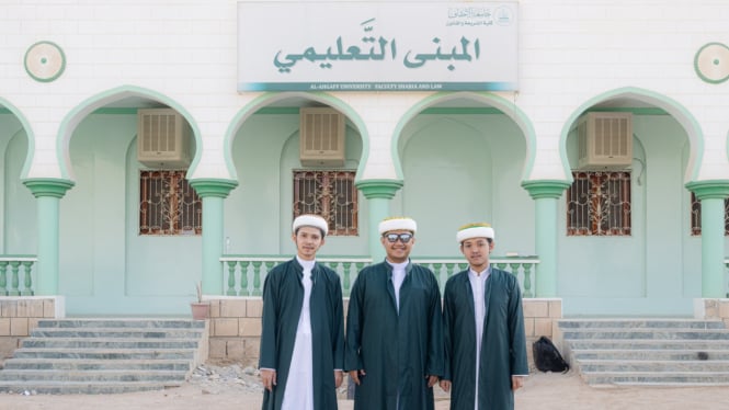 Tiga Mahasiswa asal Lampung Lulus dari Universitas Al-Ahgaff Yaman.