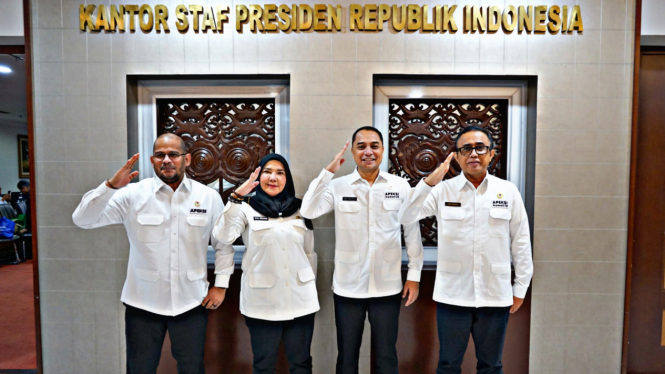 Sesi foto bersama