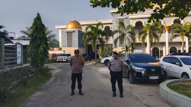 Polsek Gedong Tataan pengamanan pelaksanaan sholat idul adha.