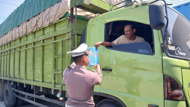 Satlantas Polres Tulang Bawang sosialisasikan bahaya kendaraan ODOL.