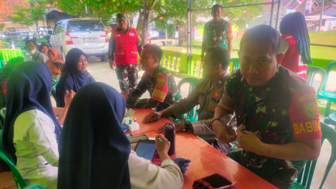 Polsek Gedong Tataan Kawal dan Berpartisipasi dalam Donor Darah